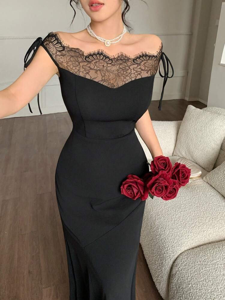 Kadın Göğüs Ve Yakası Dantel Detaylı Kayık Yaka Görünümlü Uzun Ithal Krep Elbise , 30968