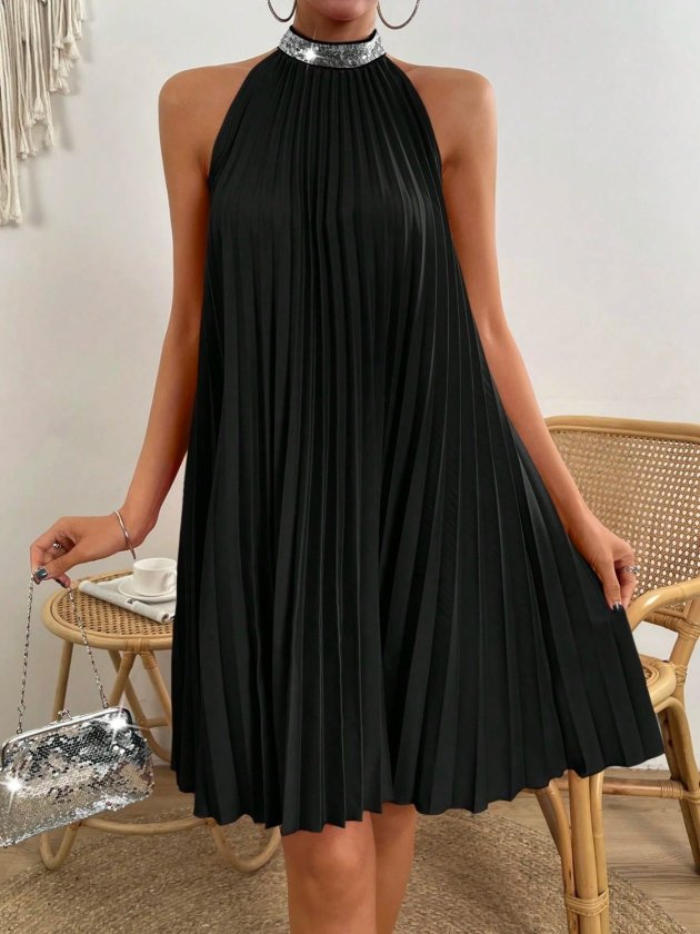 Kadın Balıkçı Yaka Omuzlardan Açık Pılelı Kısa Janjan Krep Elbise, 32731