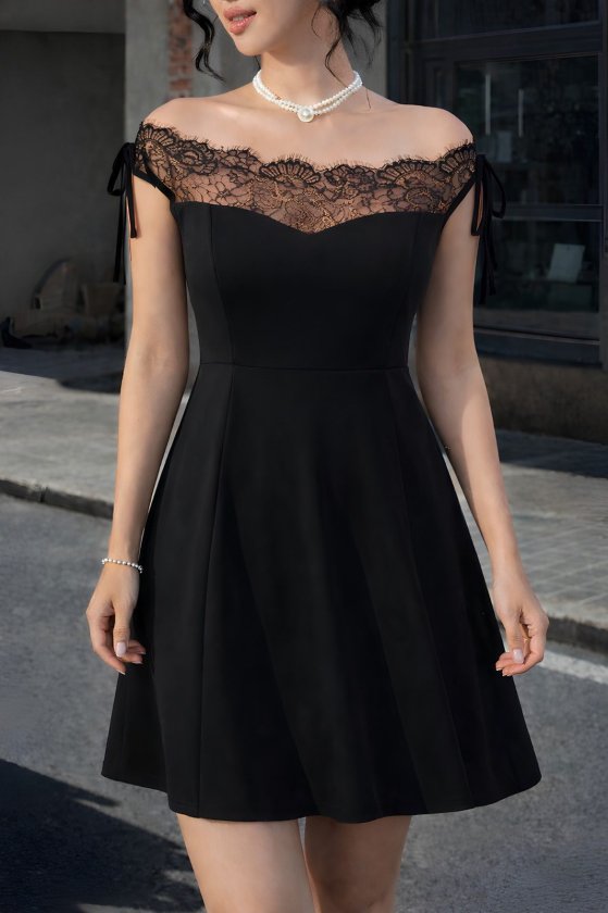 Kadın Madonna Yakalı Dantelli Kısa Janjan Krep Elbise, 33587