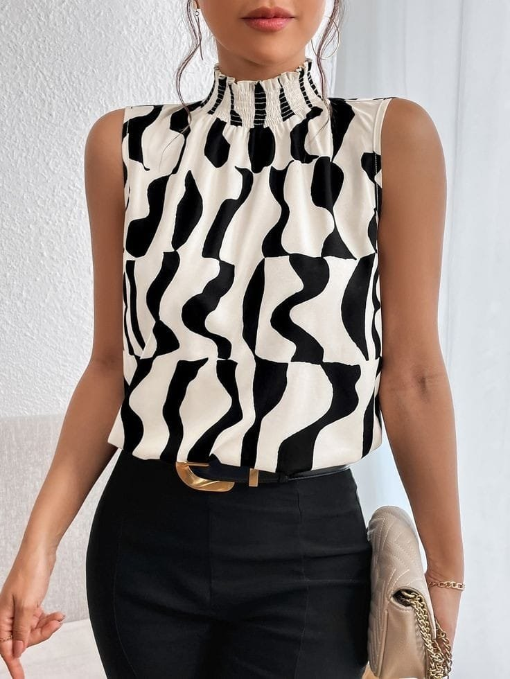 Kadın Kolsuz Balıkçı Yaka Desenli Süprem Bluz, 31187