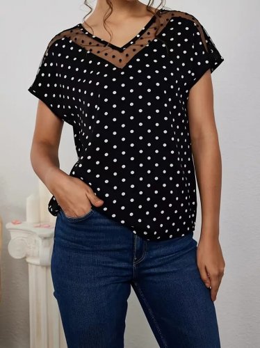 Kadın Kısa Kollu V Yaka Dantel Detay Puantiyeli Krep Bluz, 15196